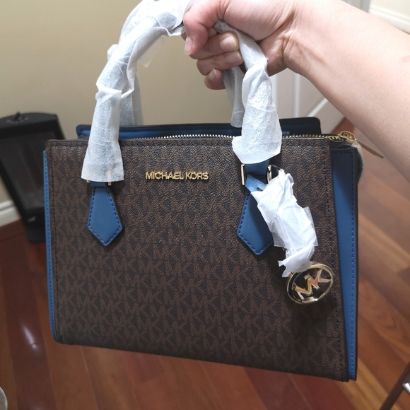 MICHAEL KORS MEDIUM SATCHEL WITH SLING - Picture 1 of 1